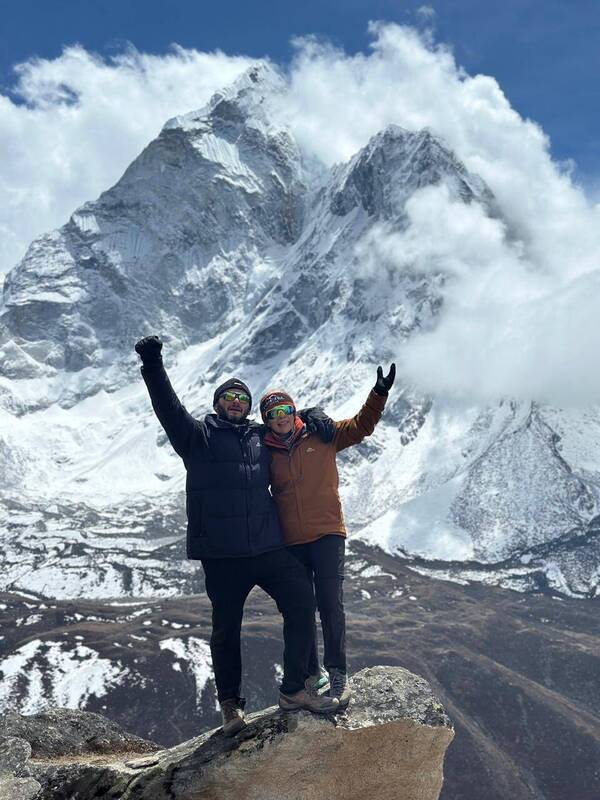 Tocó el cielo "para cumplir un sueño": Subir a lo más alto del Everest