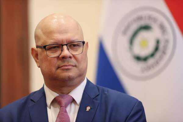 Farmacéuticas ven como positivo nombramiento de Óscar Lovera en el MEF - Economía - ABC Color