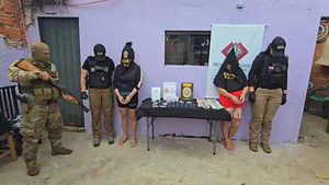 Popular / Negocio familiar: Ho'a madre e hija por traficar el "purete"