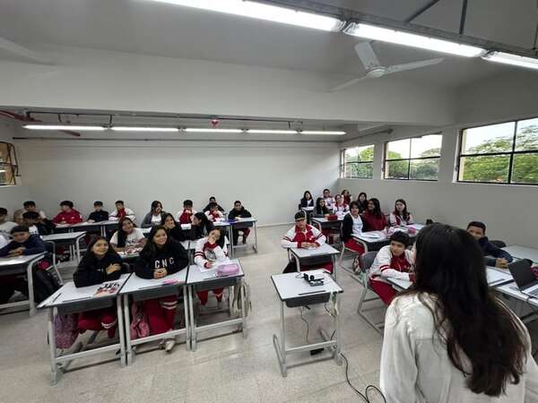 Alumnos del CNC regresan a las aulas, mientras esperan habilitación de otras dependencias - Nacionales - ABC Color