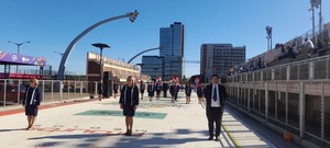 Multitudinario desfile celebra los 60 años del CREE en Encarnación