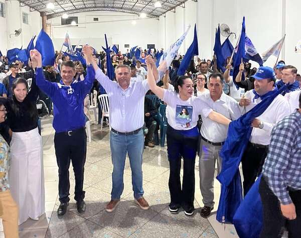 Villalba advierte que una tercera opción en la oposición será “satélite” del oficialismo - Política - ABC Color