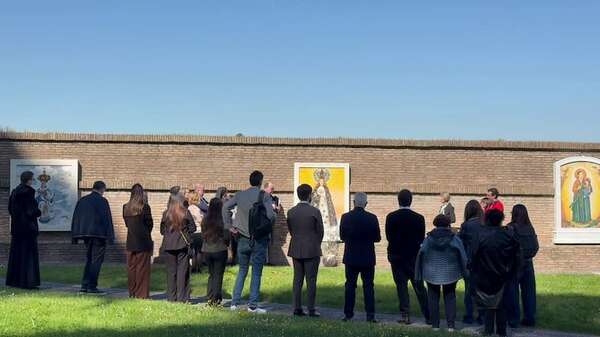 Paraguayos honran a la Virgen de Caacupé en el Vaticano - Nacionales - ABC Color