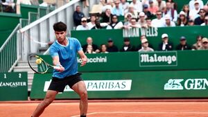 Alcaraz, 300 triunfos en el circuito de camino a semifinales