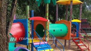 MUNICIPALIDAD DE CARMEN DEL PARANÁ INSTALA PARQUE INFANTIL EN INSTITUCIÓN EDUCATIVA