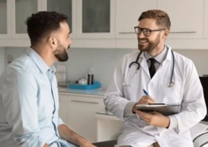 Alertan sobre certificados médicos falsos: “El que te lo pide no es tu amigo”, advierte experto laboral