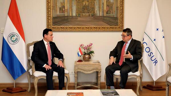 Canciller convocó a Leite y le "llamó al orden" por decir que este gobierno cobra coimas