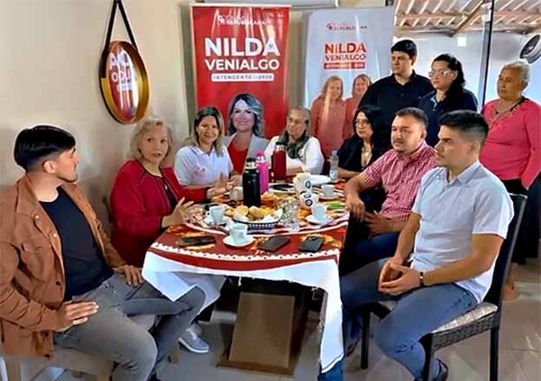 Nilda Venialgo recibe respaldo de Lilian Samaniego y fortalece su precandidatura en Hernandarias | DIARIO PRIMERA PLANA