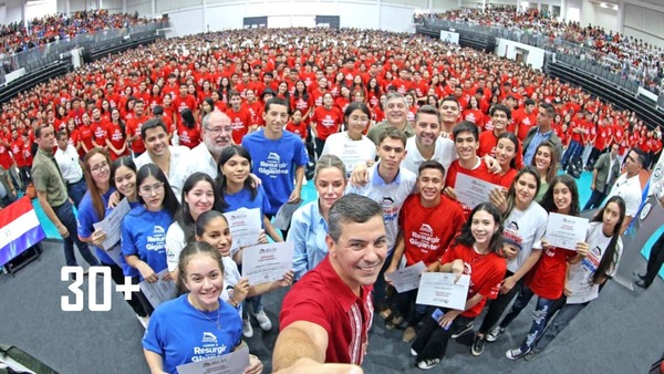 Más de 7 mil jóvenes recibirán certificados de adjudicación de becas del Gobierno - trece