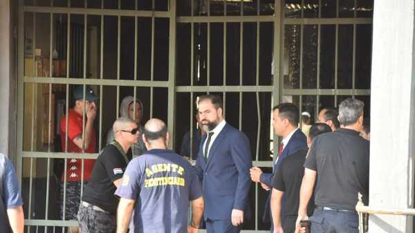 Gobierno remodelará 19 cárceles, incluye una "reconversión total" de Tacumbú