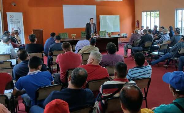 Camioneros denuncian que trabajan a pérdida y esperan reajuste de la carta flete - Nacionales - ABC Color