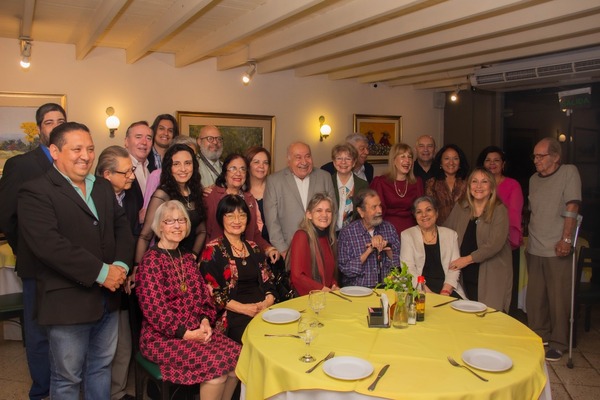 "Atardecer literario" en la Casa de la Literatura