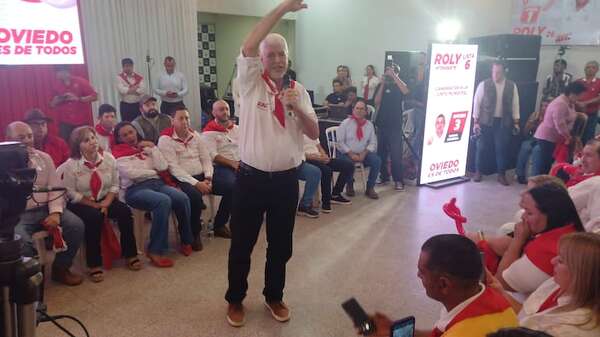 Arnoldo Wiens dispara contra Santiago Peña y lo acusa de inútil ante la crisis del país  - Nacionales - ABC Color