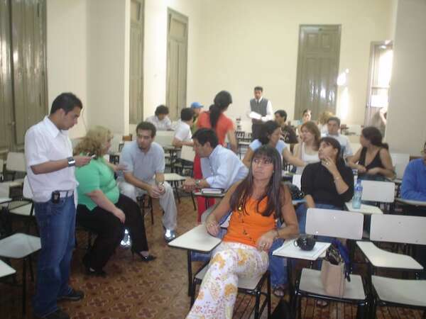 Celeste Amarilla desafía a Bachi Núñez y escala la pelea por acusaciones de títulos “mau” - Política - ABC Color