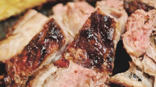 Pizza en vez de asado para salvar el negocio