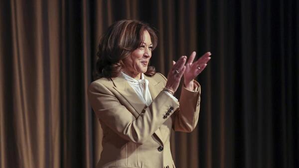 Harris sugiere una posible candidatura a las presidenciales 2028: "Lo estoy pensando"