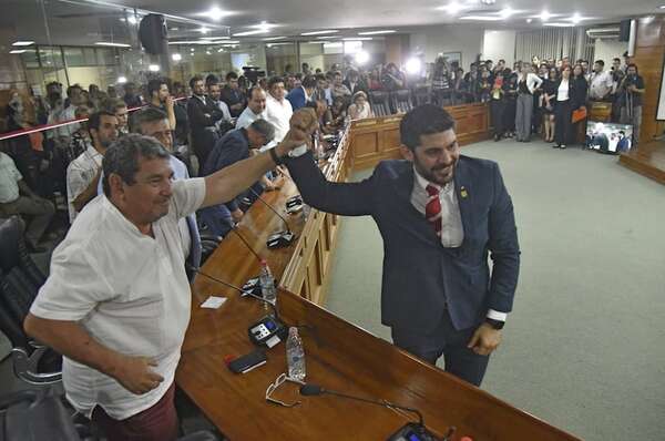 Asunción: Nenecho pretende lavarse las manos de los bonos G6 - Nacionales - ABC Color