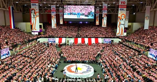 Diario HOY | Entregan certificados de adjudicación de becas a cerca de 7.600 estudiantes