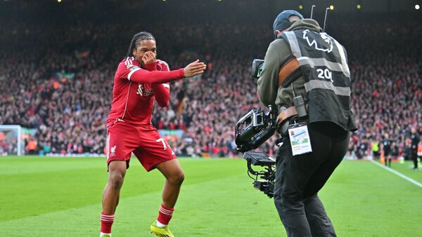 Rio Ngumoha alienta la remontada