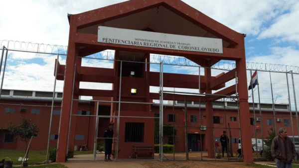 Foto que muestra gato faenado en penal de Coronel Oviedo enciende alarma de autoridades