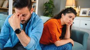 “Él quiere hacer todo, menos quedarse conmigo en casa”