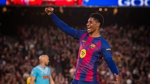 El Barça golea en derbi ante el Espanyol y acaricia el título de liga