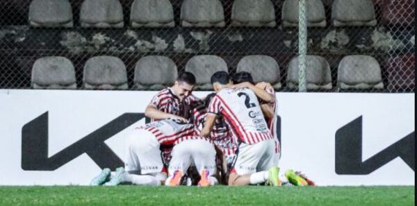 Popular / Tasẽ pa'ũme, los rayaditos celebraron su primera victoria
