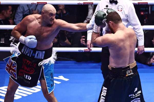 Tyson Fury derrota a Makhmudov en su regreso tras más de un año - Polideportivo - ABC Color