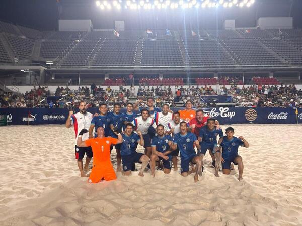 Los Pynandi son campeones del Acapulco Beach Soccer Cup