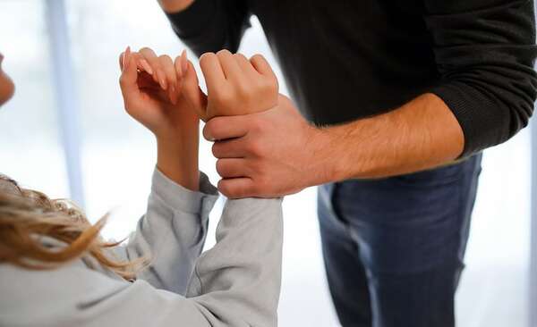 Avances y desafíos en la regulación de la violencia laboral - Económico - ABC Color