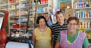 La Nación / Pequeños comercios lideran el consumo masivo en Paraguay, según el MIC