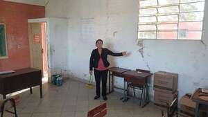 Clausuran pabellón por peligro de derrumbe en escuela rural de Coronel Oviedo - Nacionales - ABC Color