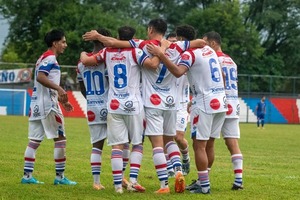 La jornada matutina de la Primera B tuvo una victoria y una paridad