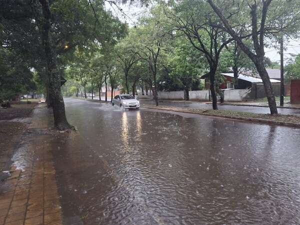 Alerta por tormentas afecta a Asunción y 13 departamentos del país para esta tarde - Clima - ABC Color