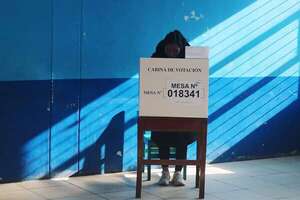 Perú amplía una hora la jornada electoral tras retraso para abrir los centros de votación - Mundo - ABC Color