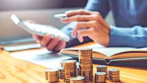 Economista habla del “Gaslight Effect” del PGN 2026: una “ficción del 1,5% que ya no se sostiene” - Economía - ABC Color