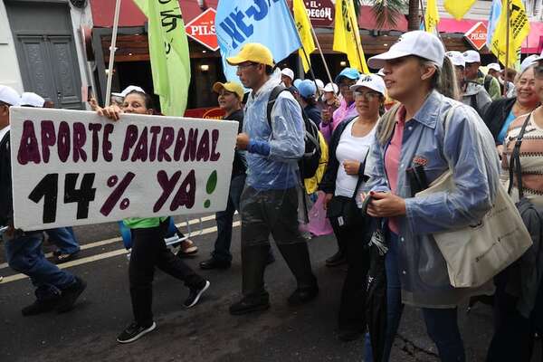 La Caja Fiscal atenta contra la Constitución, advierte especialista - Economía - ABC Color