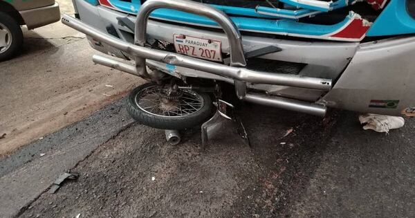 Diario HOY | Choque entre moto y bus deja tres jóvenes fallecidos, incluyendo una menor, en Capiatá