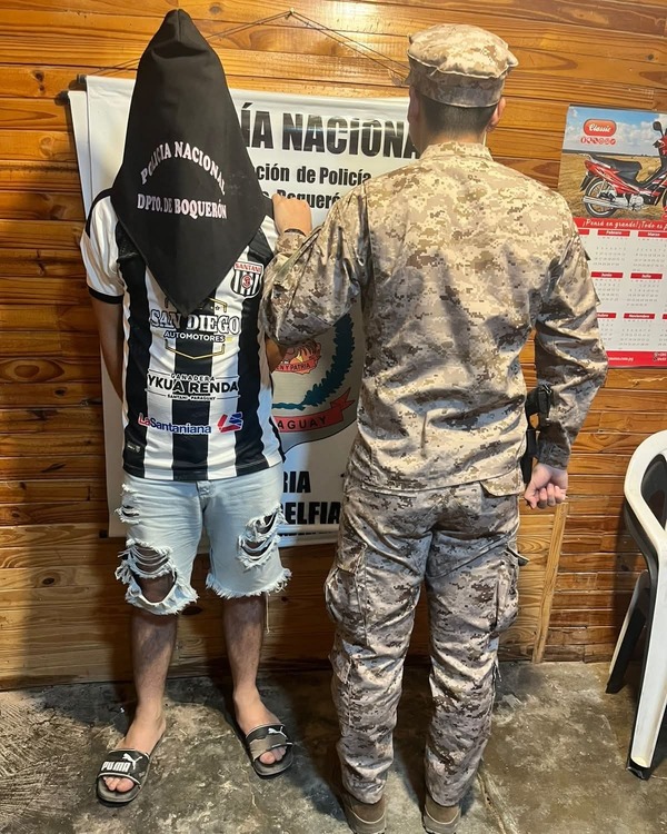 Conductor es detenido tras intentar huir y embestir a inspector en Filadelfia