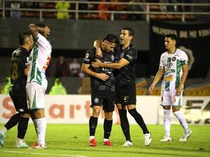 El Decano festeja en Ciudad del Este