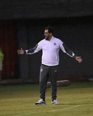 “Vitamina” Sánchez explota contra el arbitraje: “Es una vergüenza el penal que cobran” - Olimpia - ABC Color