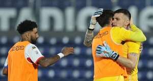 La Nación / Bernay habla de “gran valentía” de jugadores