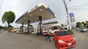 Multan a servicentros por incumplir leyes