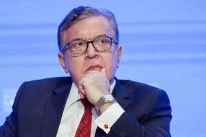 Hijo de Nicanor rechaza críticas de su padre a Gobierno de Santiago Peña - Política - ABC Color