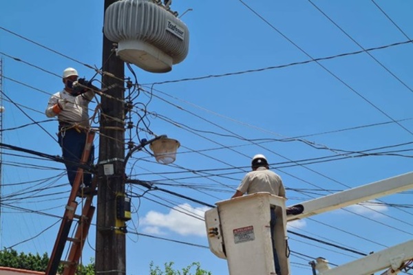 Usuarios reportan fallas eléctricas en varias ciudades