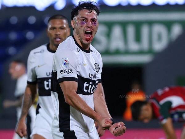 Popular / (GALERÍA) El gol más ingueroviable ya tiene memes: "El verdadero caradura fui"