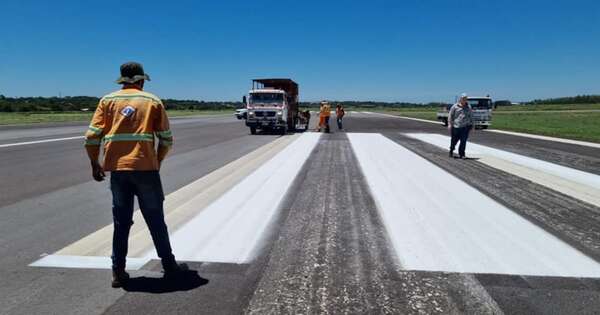Diario HOY | Rayo cayó cerca de un avión que estaba por despegar y se canceló el vuelo