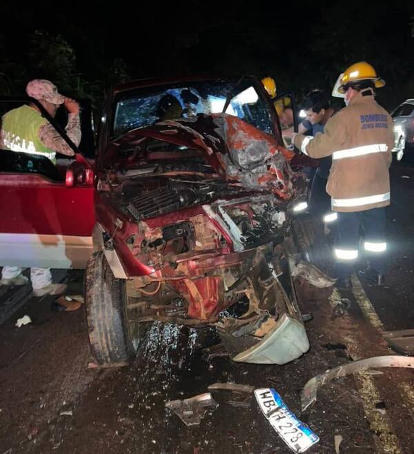 Un fallecido y un herido tras choque frontal en San Estanislao - trece