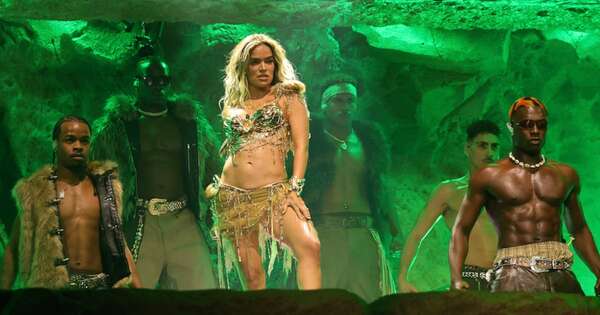 Diario HOY | Karol G honró a los latinos en Coachella: “No sientan miedo, sientan orgullo”