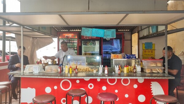 Ingresan a robar conocido local de empanadas del microcentro de Asunción